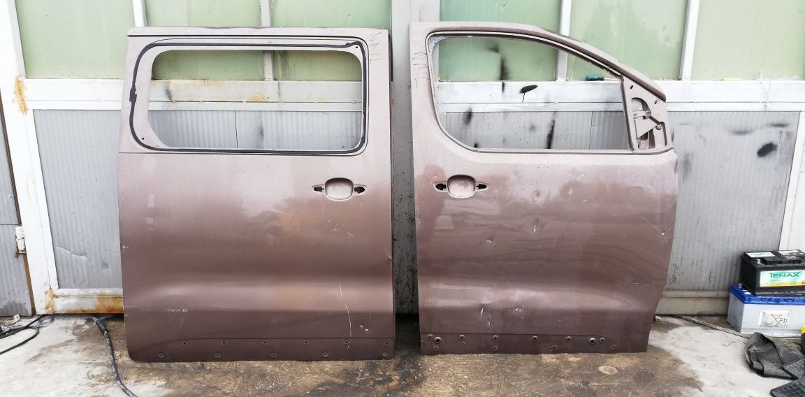 Предна дясна и 2 броя задна дясна врати Citroen Jumpy/Toyota Proace