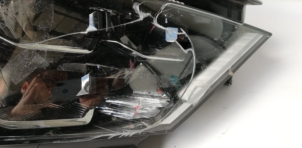 Десен фар Citroen C4 3 2020-