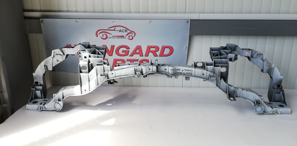 Държач за предна броня Ford Transit Connect 2013-2016