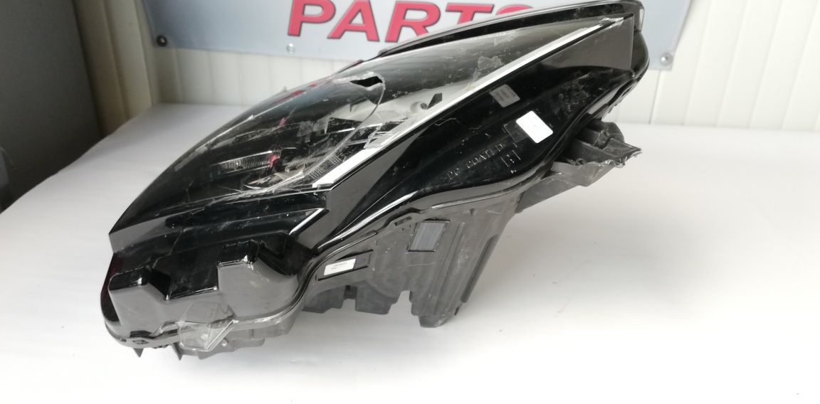 Десен фар Citroen C4 3 2020-