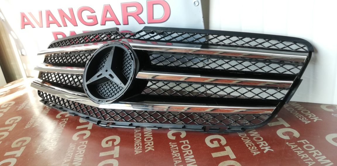 Радиаторна решетка Mercedes R251 2011-