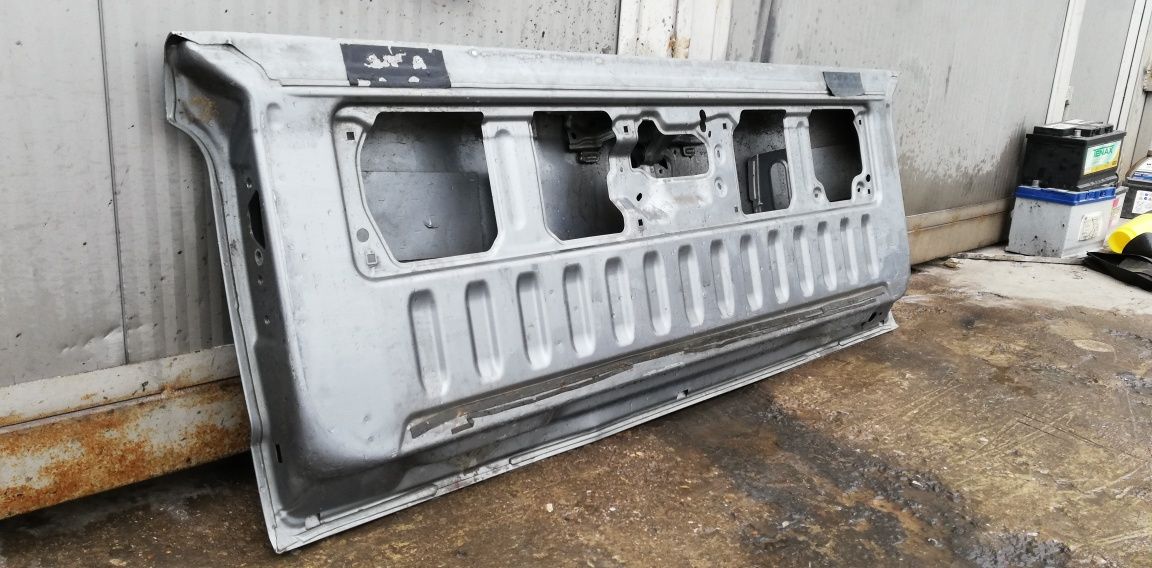 2 броя заден капак/врата от багажник пикап Mitsubishi L200 ClearTec