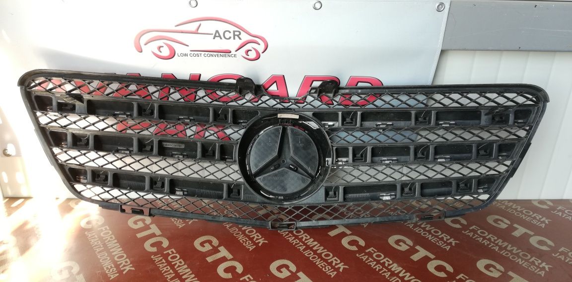Радиаторна решетка Mercedes R251 2011-