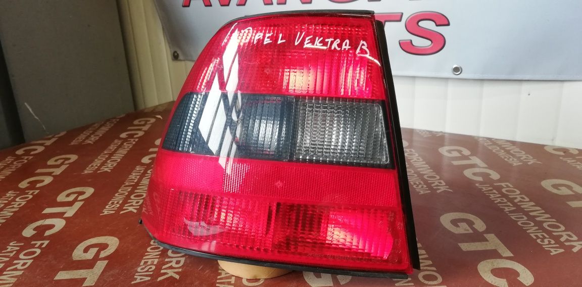 Ляв стоп Opel Vectra B 1995-1999