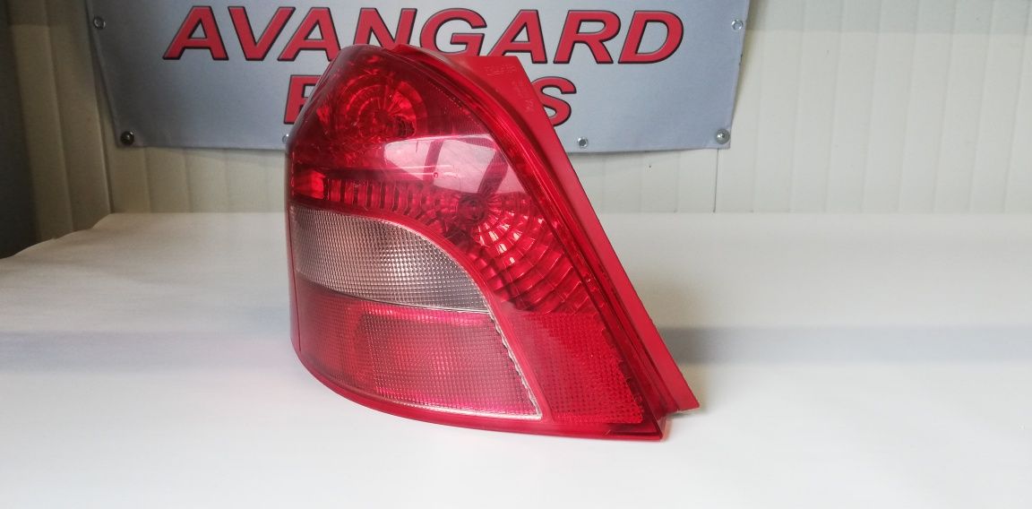 Ляв стоп Toyota Yaris 2005-2014