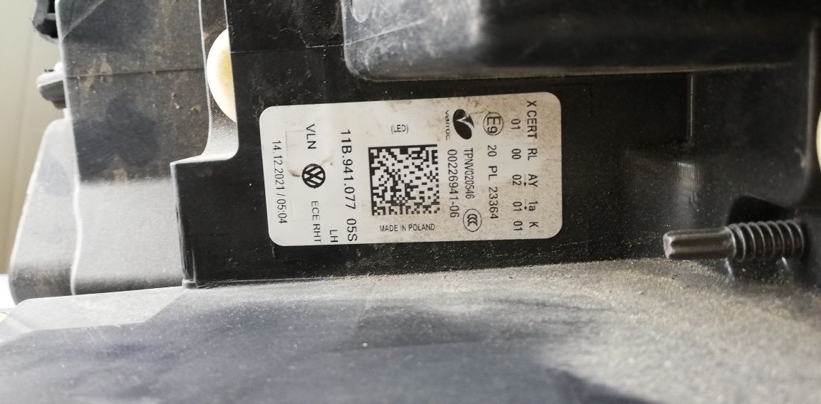 2 броя ляв фар VW ID4 2020-