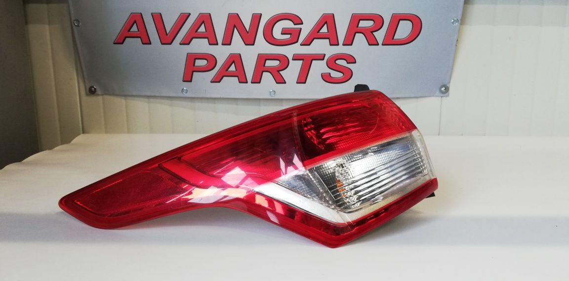 Ляв стоп Ford Kuga 2 2013-