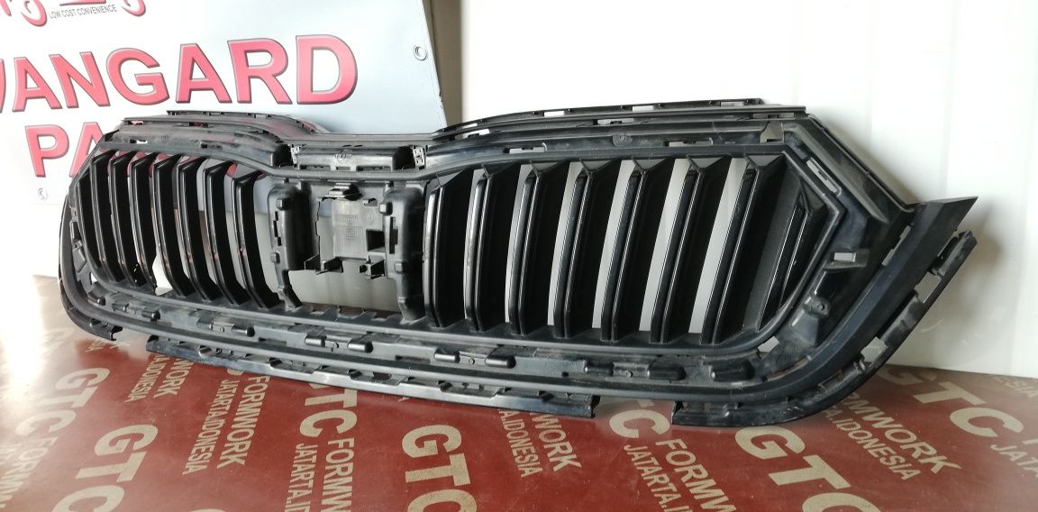 Радиаторна решетка Skoda Octavia 4 2020-