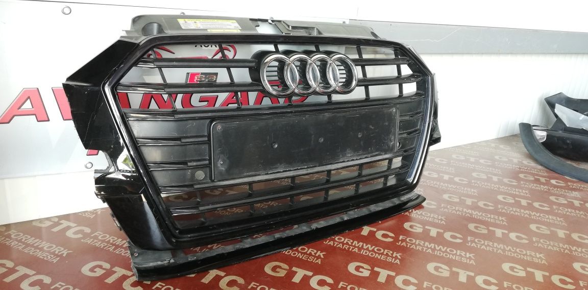 2 броя предна решетка Audi A3 S3 (2013-2020)