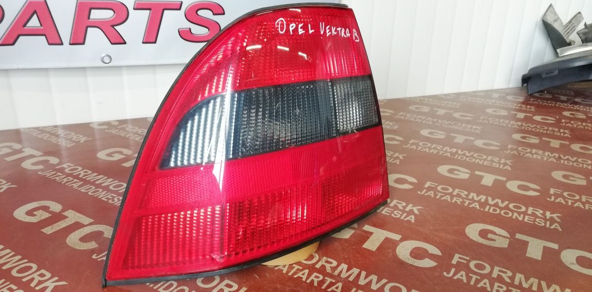 Ляв стоп Opel Vectra B 1995-1999