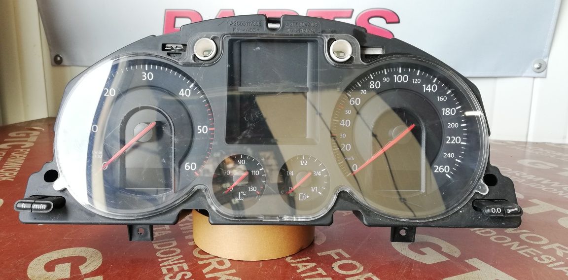 2 броя километраж VW Passat B8 B6 (2005-2010)