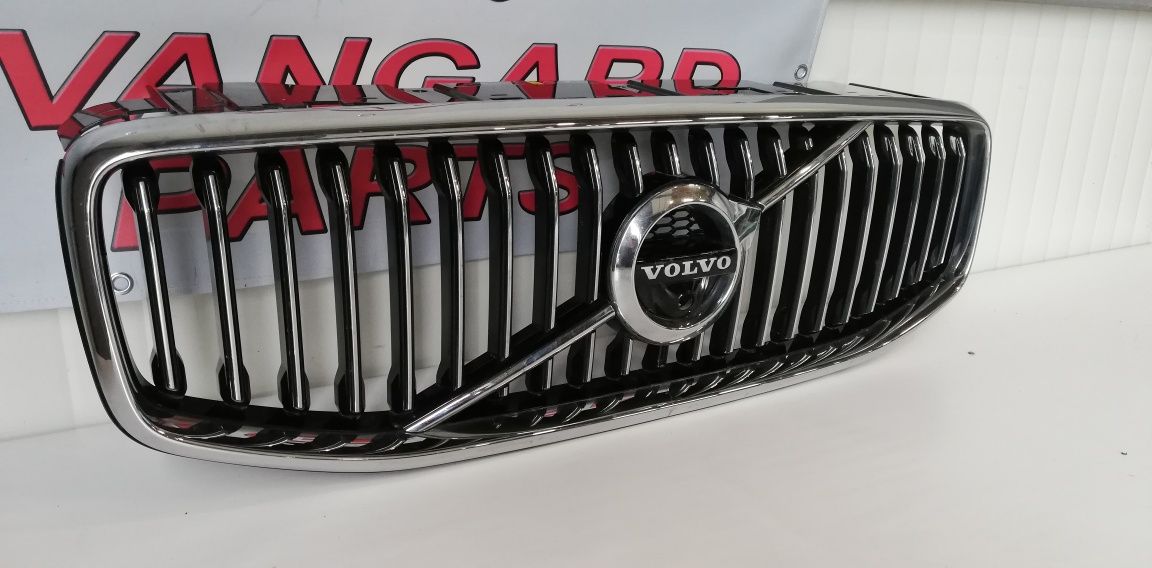 4 броя предна решетки Volvo XC60 2 (2017-2023)