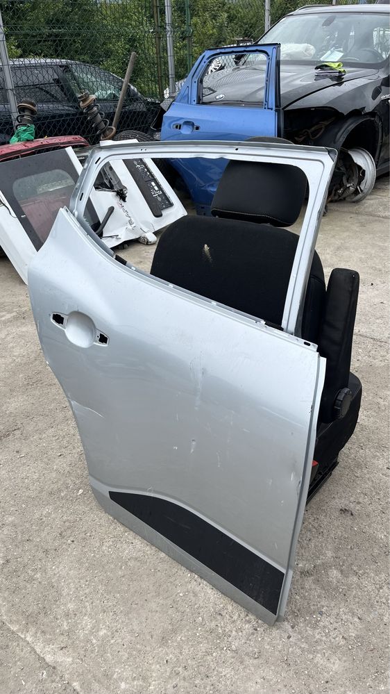 2 броя задна дясна врата Dacia Sandero 3