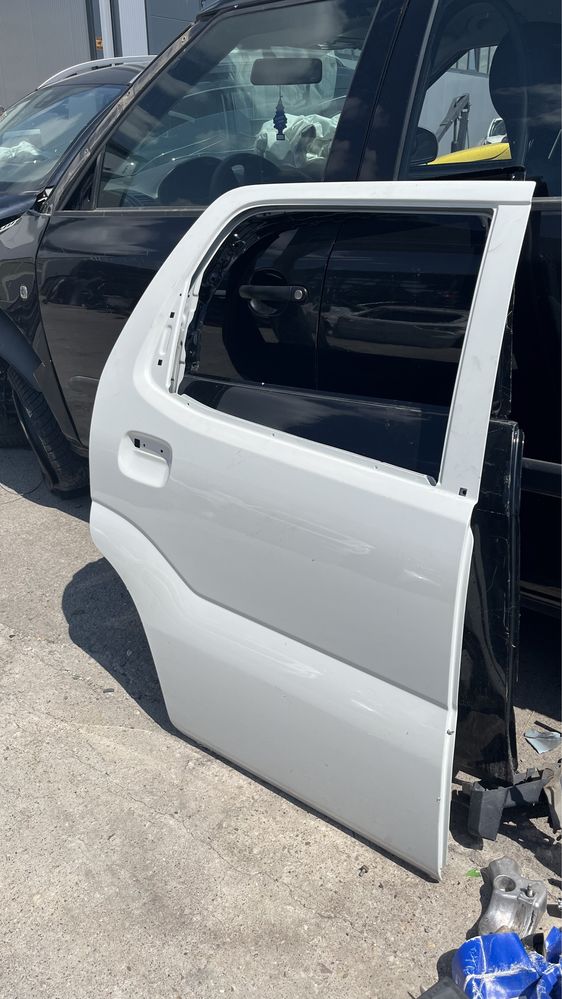 Предна дясна и задна дясна врата Suzuki Ignis 2003-2008