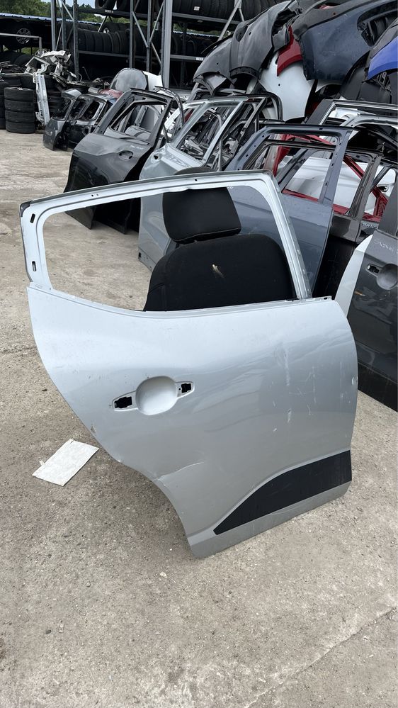 2 броя задна дясна врата Dacia Sandero 3