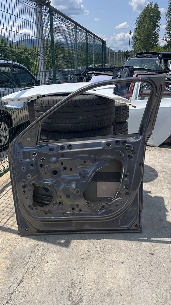 2 броя задна дясна и 1 брой предна дясна врата Peugeot 2008 23г