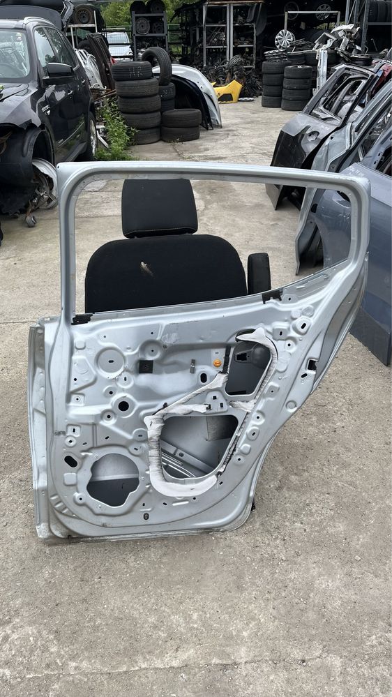 2 броя задна дясна врата Dacia Sandero 3