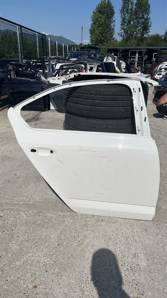 3 броя задна дясна врата Skoda Octavia 3