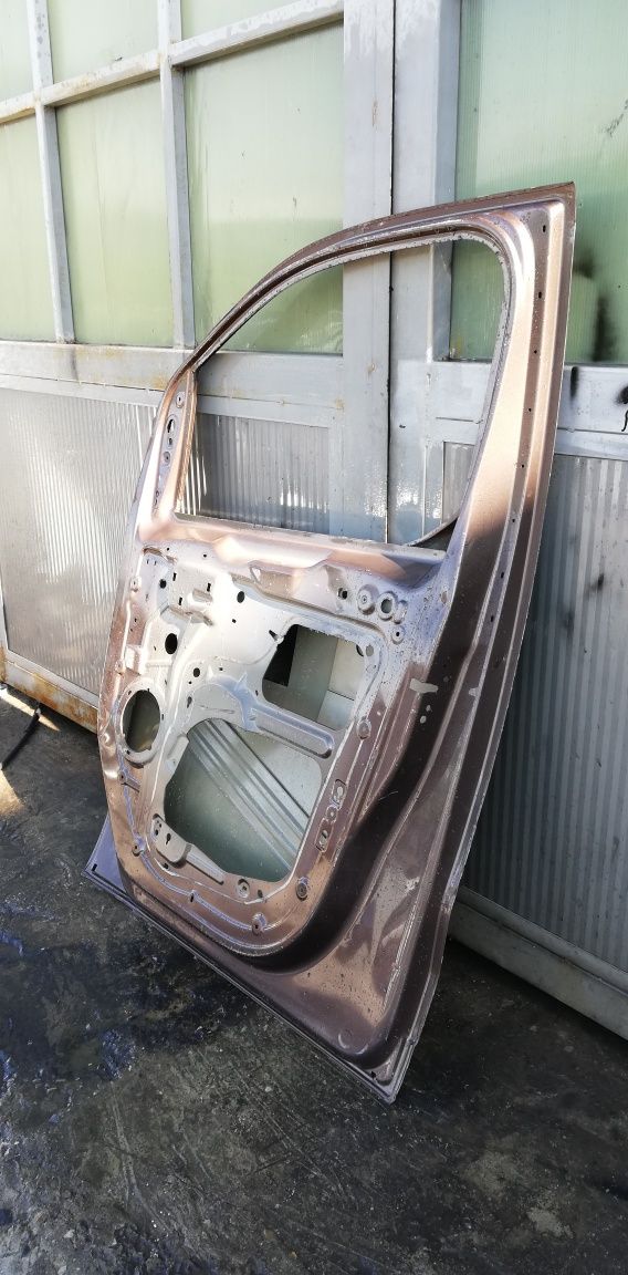 Предна дясна, и задна лява врата Toyota Proace, Citroen Jumpy, Peugeot