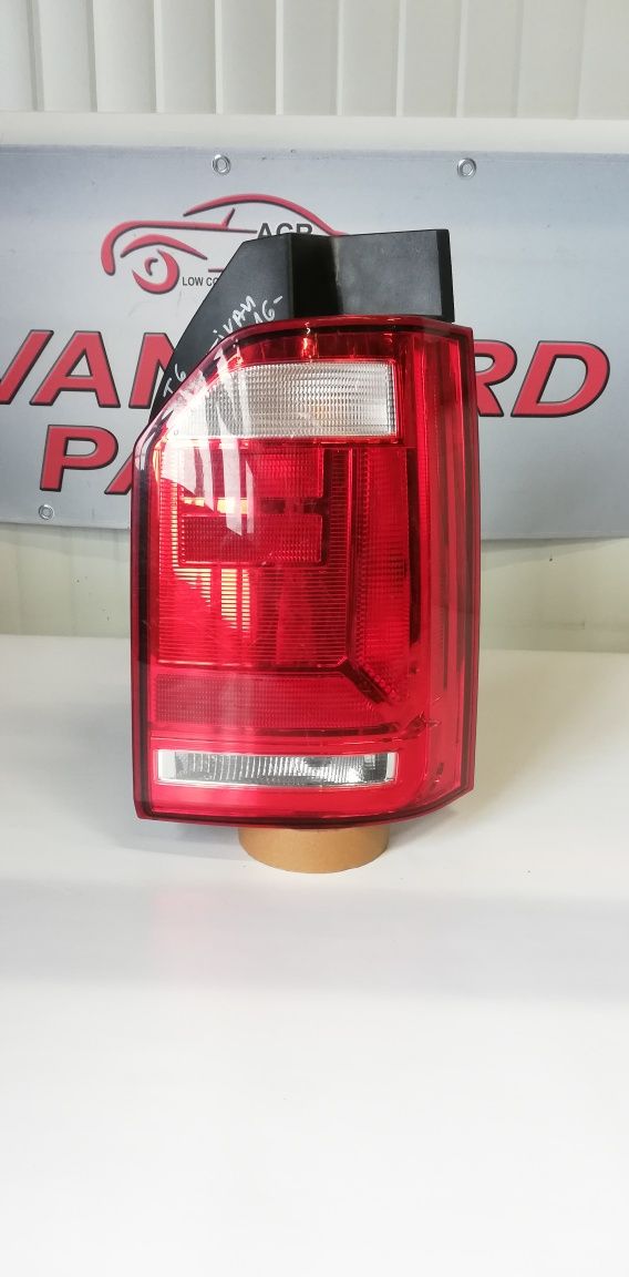 2 броя десен стоп Volkswagen Transporter T6