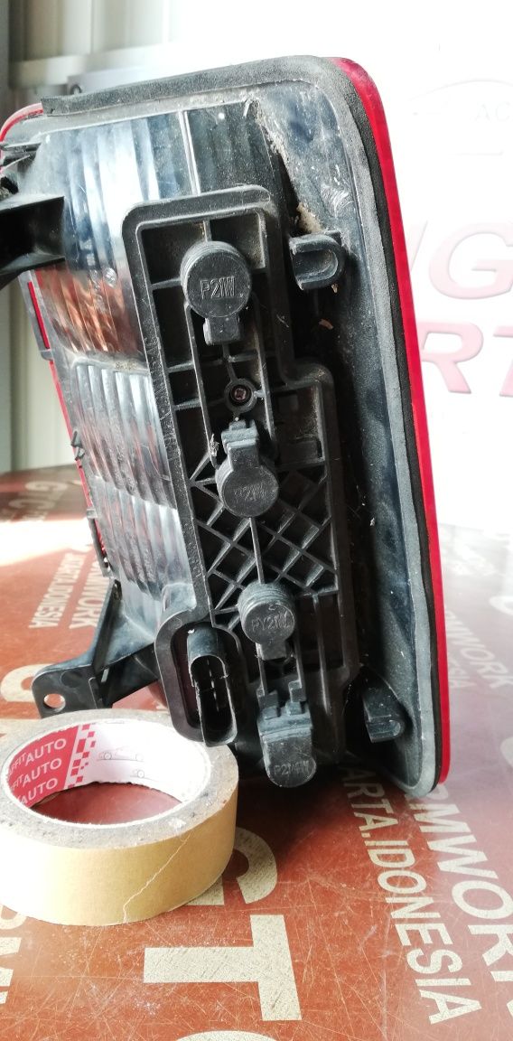 Ляв стоп Volkswagen Caddy 2010-2015