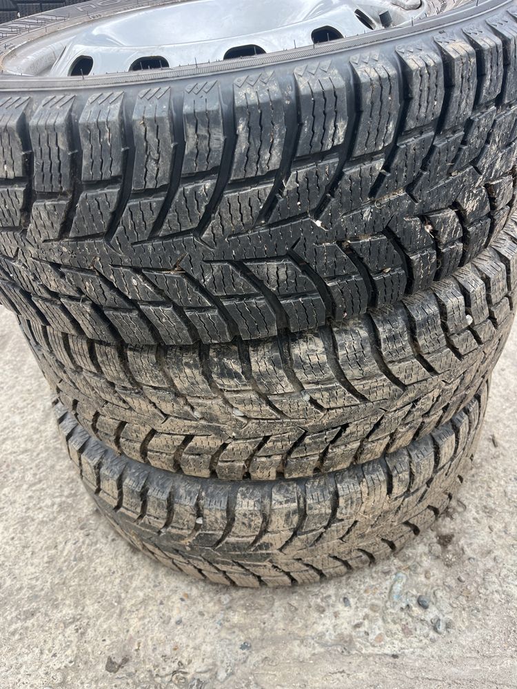 Гуми 205 65 16C Nokian