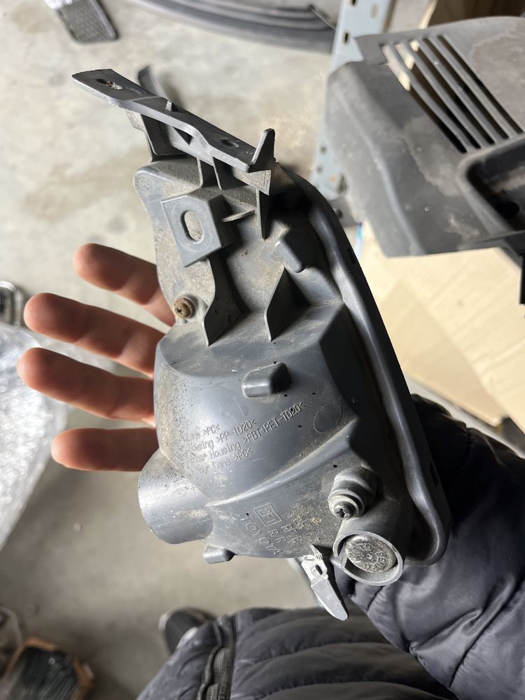 Халоген заден Toyota Rav 4 2013-