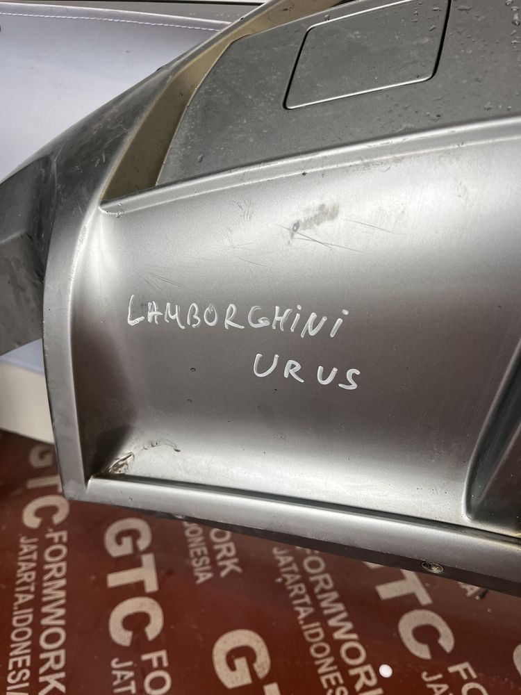 Броня,спойлер Lamborghini Urus