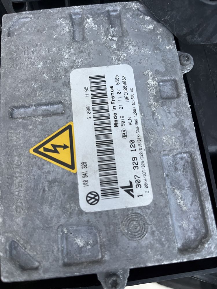 Фар Volkswagen Touran ляв