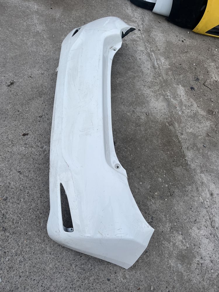 2 броя задна броня Toyota Yaris 3 2011-