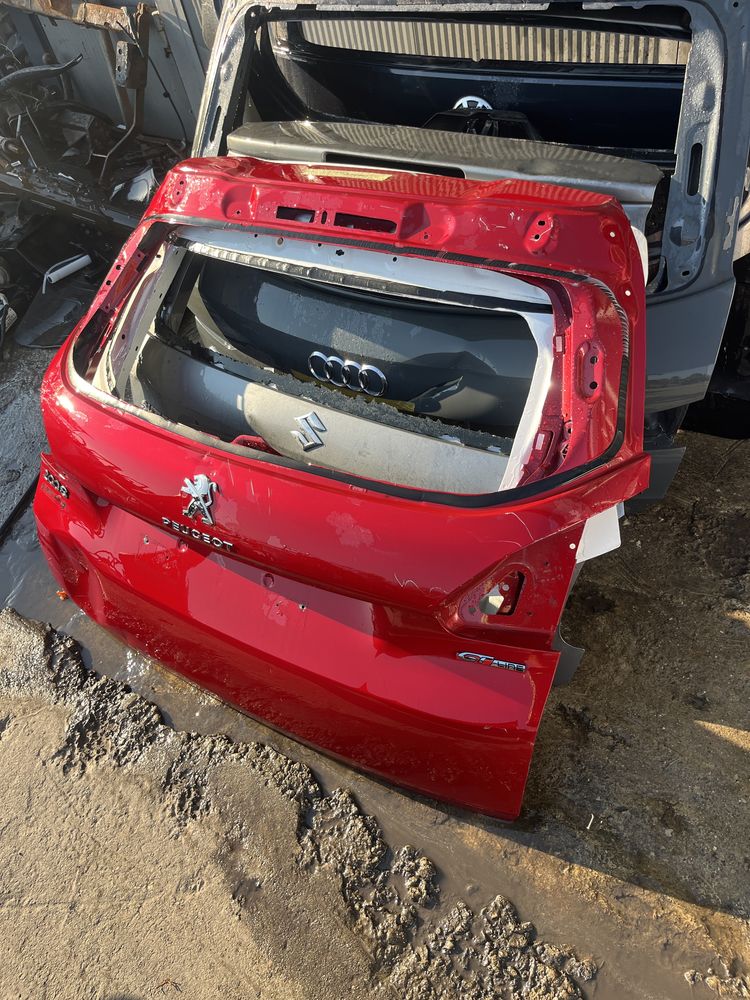 Капак,багажник Peugeot 2008