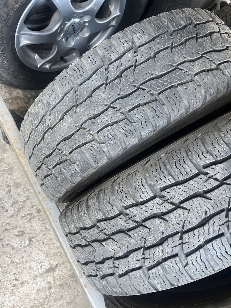 Гуми 215 60 17C Nokian