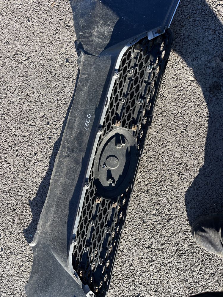 Решетка Kia Ceed 2008