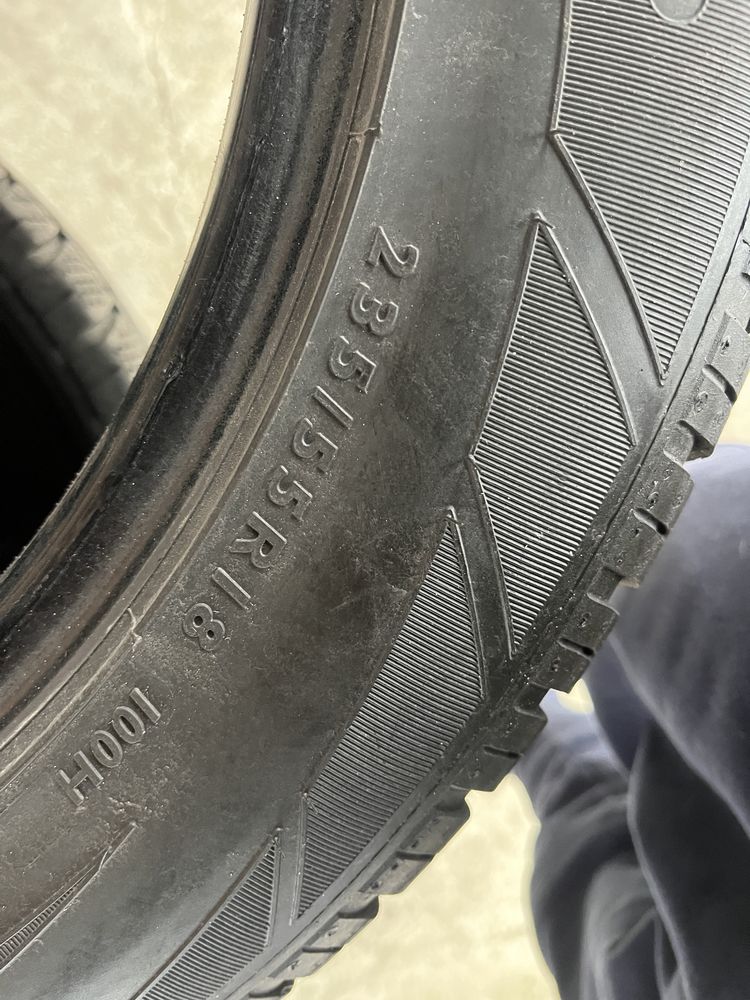 Гуми 235 55 18 Dunlop 2017г