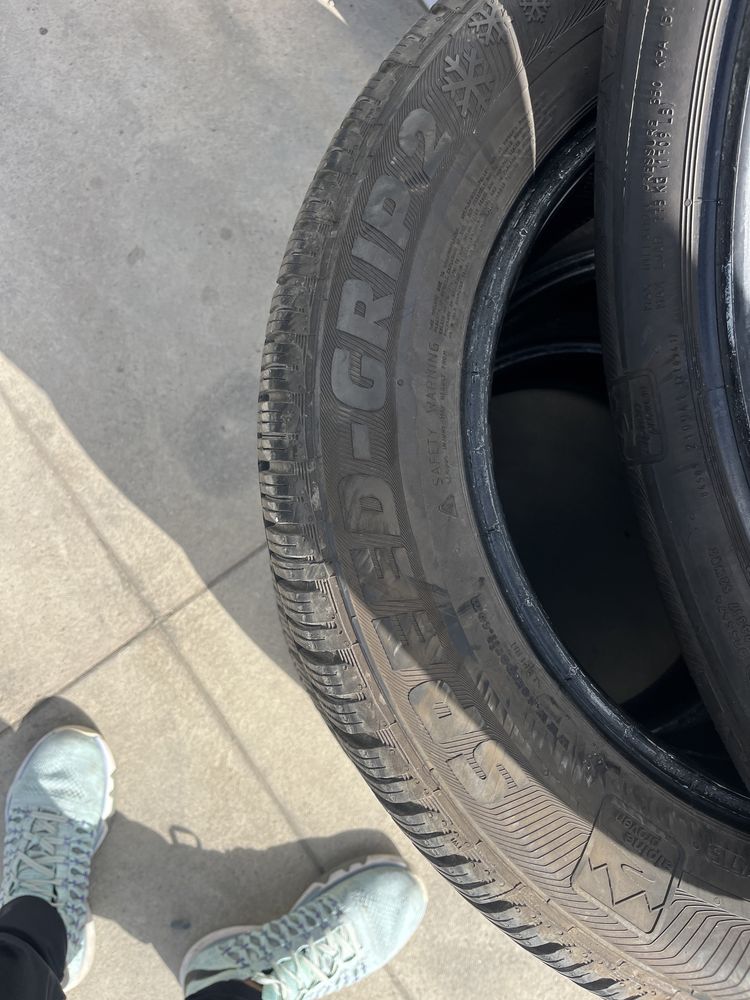 Гуми 215 60 16 Semperit