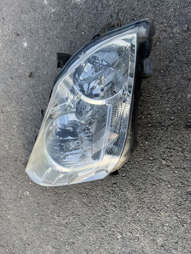 Фар Toyota Verso 2009- 2бр ляв и десен
