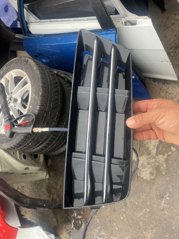 Решетка Audi A4 B9