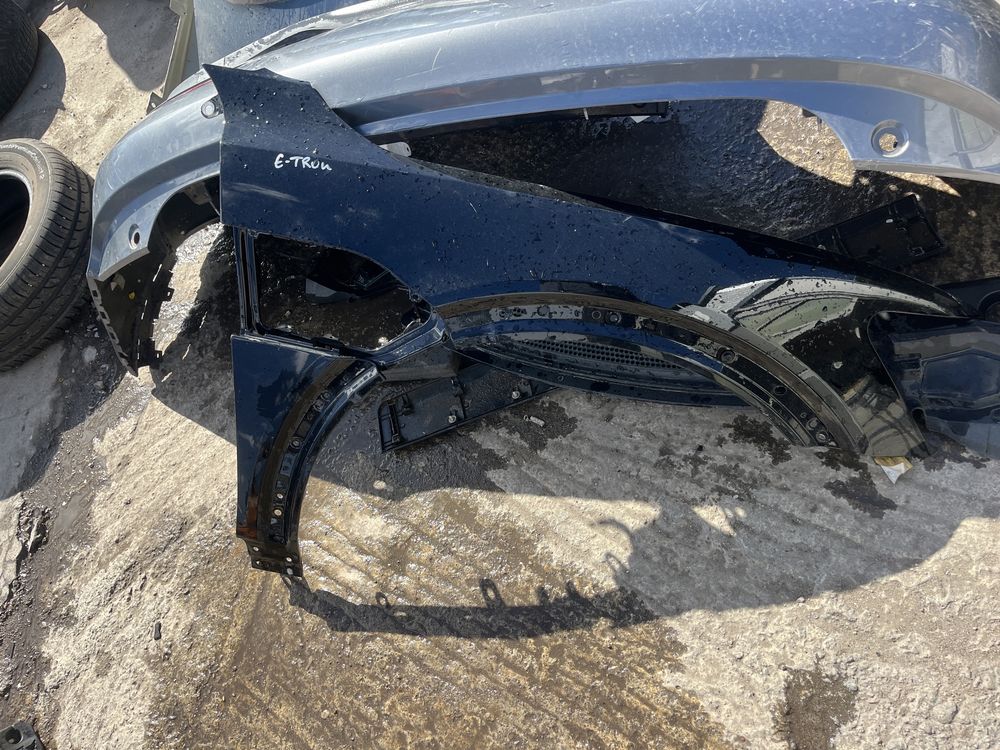 2 броя десен калник Audi E-Tron