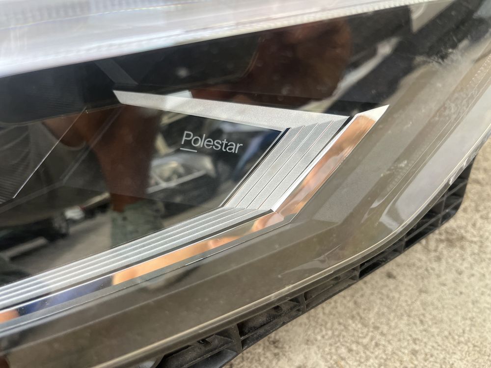 2 броя десен фар Polestar Electric 2019