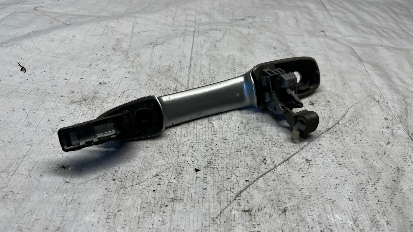 Mazda 3 предна лява дръжка