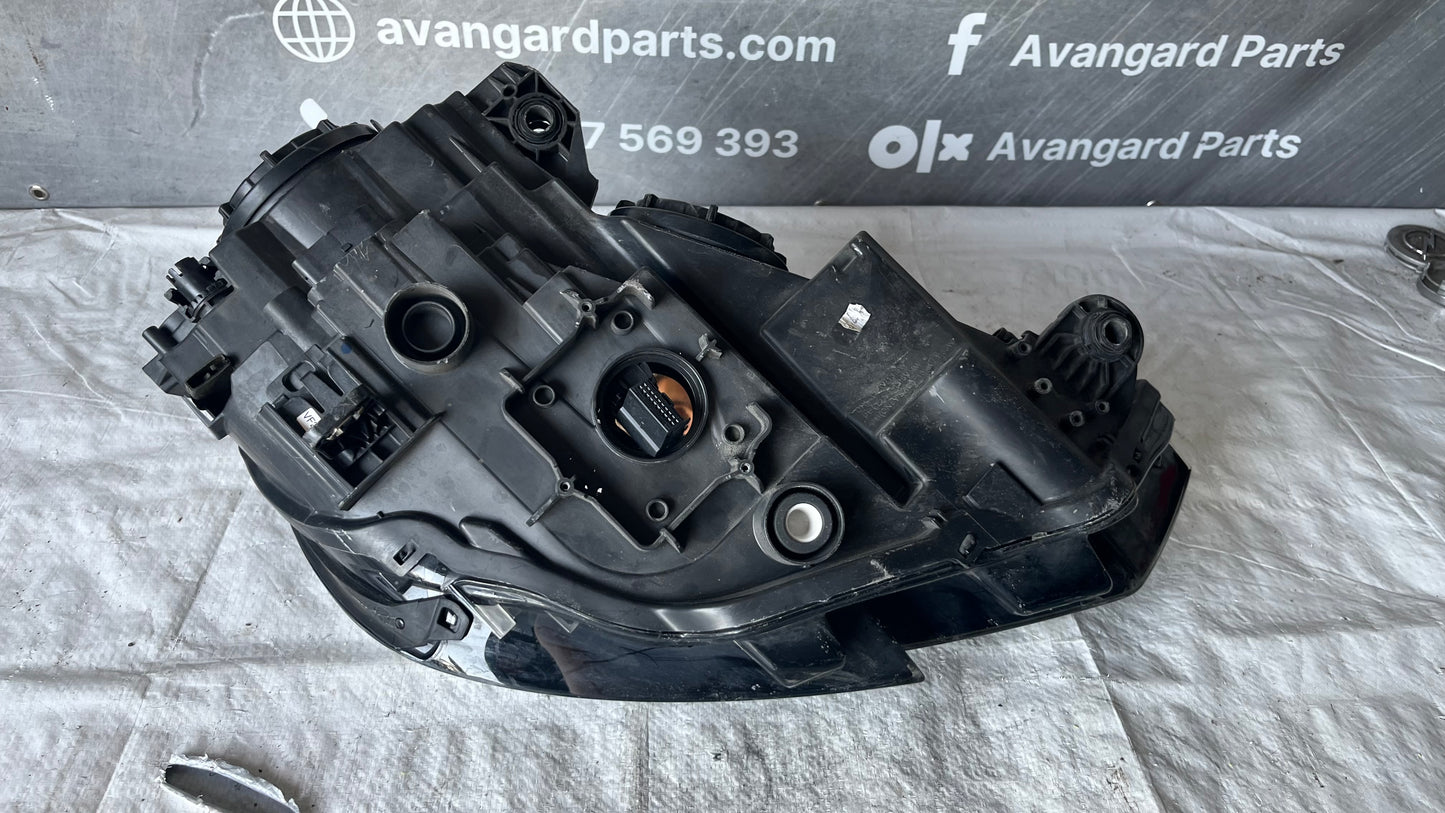 Ляв фар Audi A3 8V