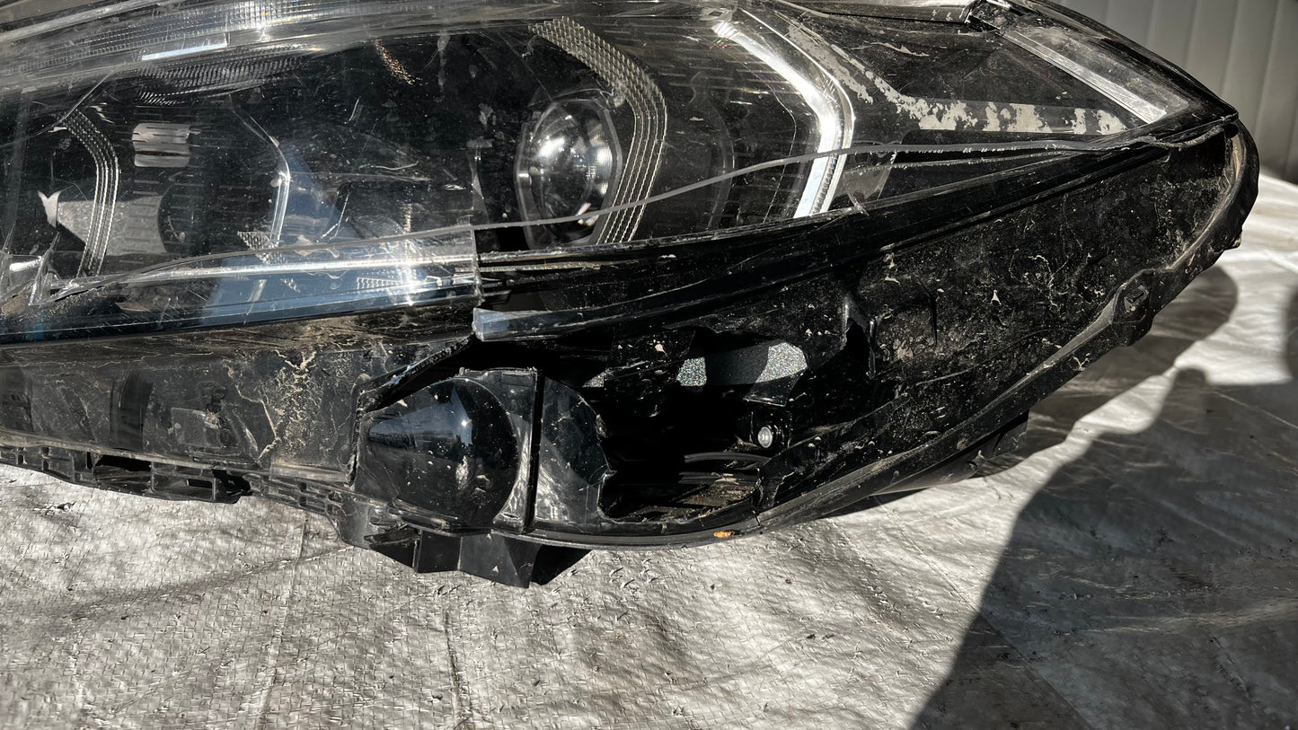 BMW 1 F40 2020- ляв фар