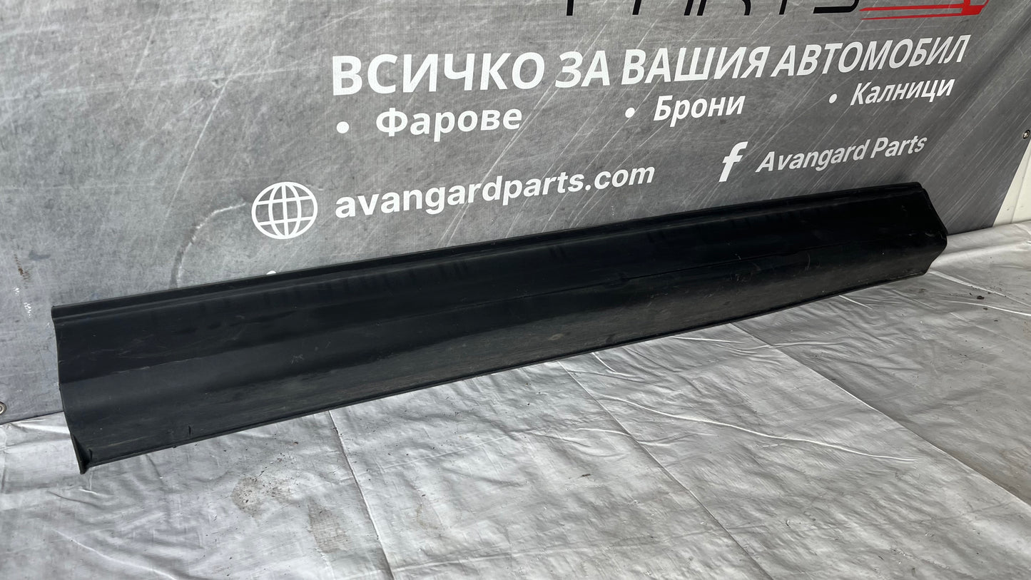 Декорстивна лайстна на предна дясна врата Mazda CX5.