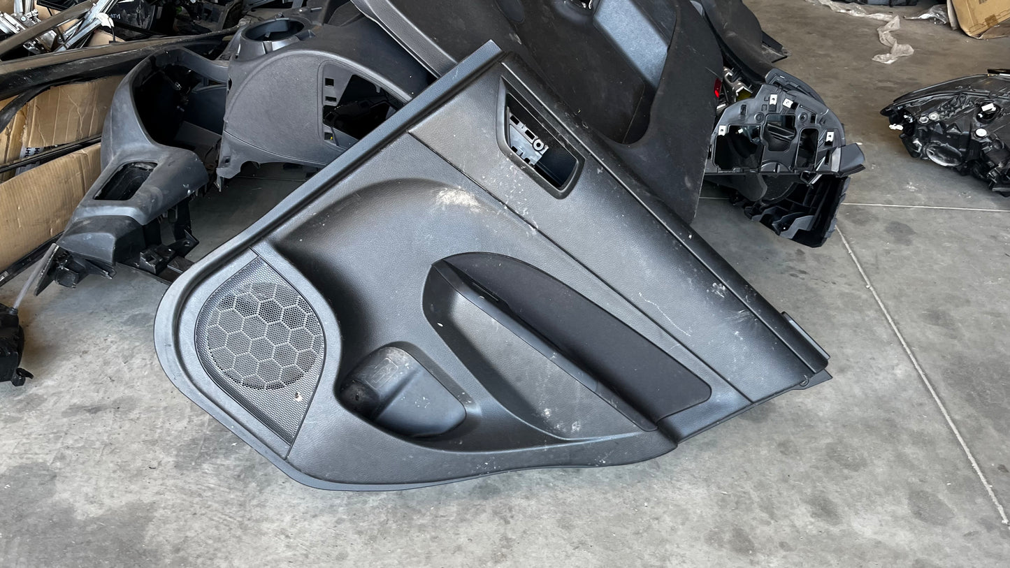 Suzuki Swift 2 кора задна лява врата