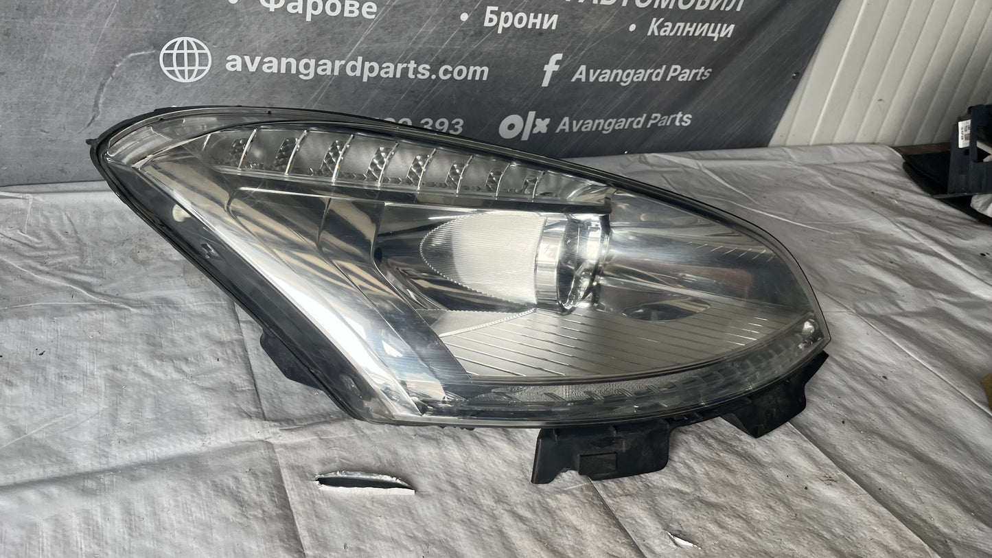 Десен фар Citroen C4 Grand Picasso 2011