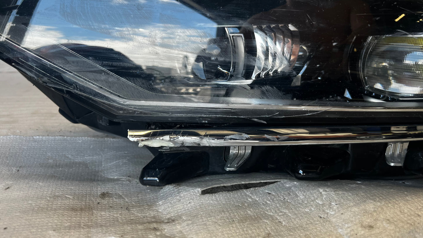 Volkswagen Passat B8 3G ляв фар