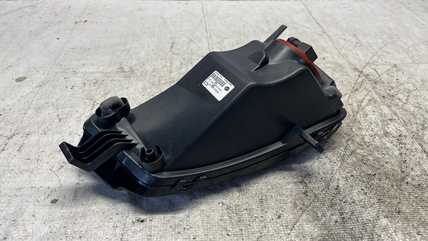 Volkswagen Golf 7 десен халоген