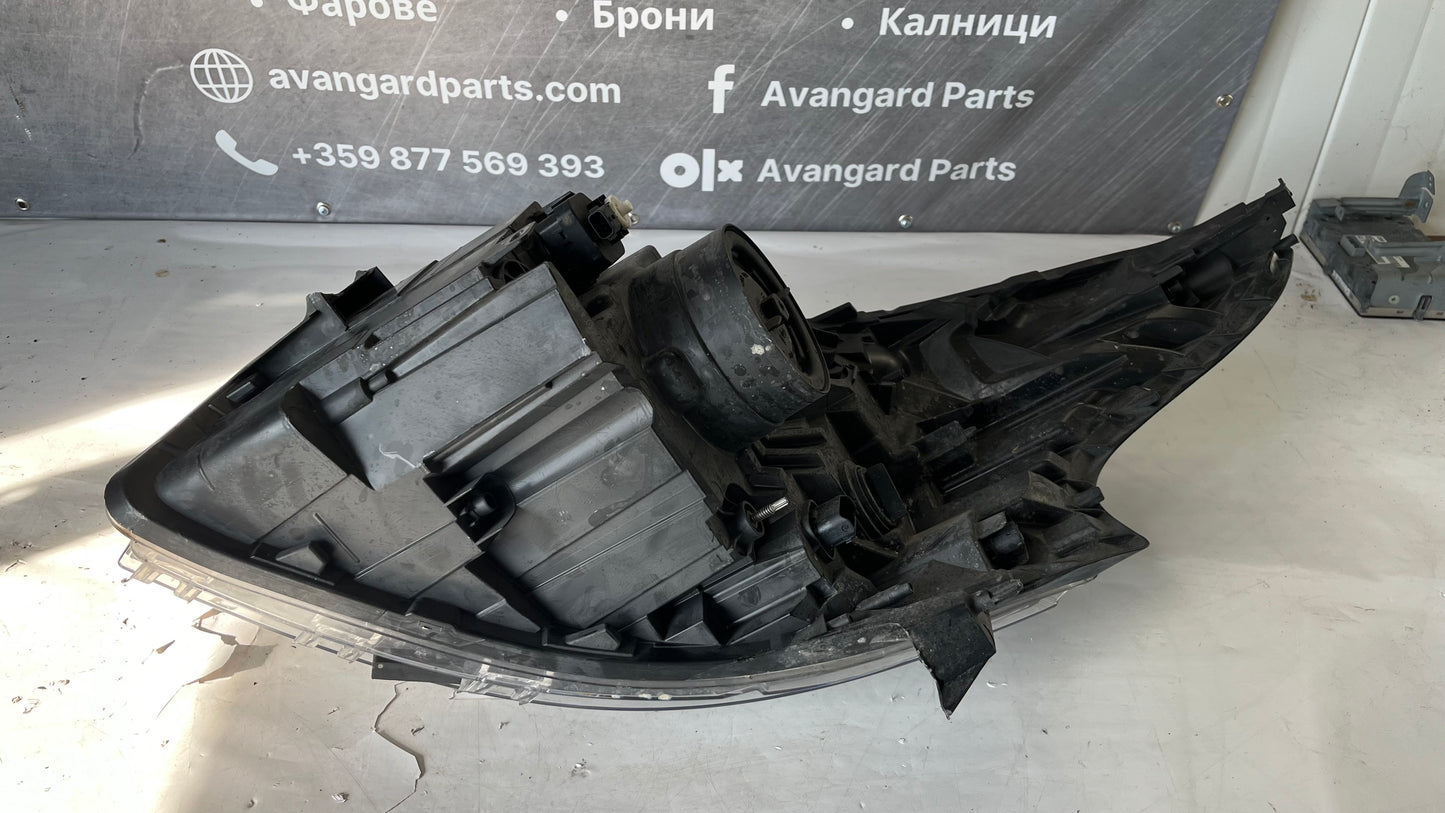Десен фар Opel Vivaro 2014-2018