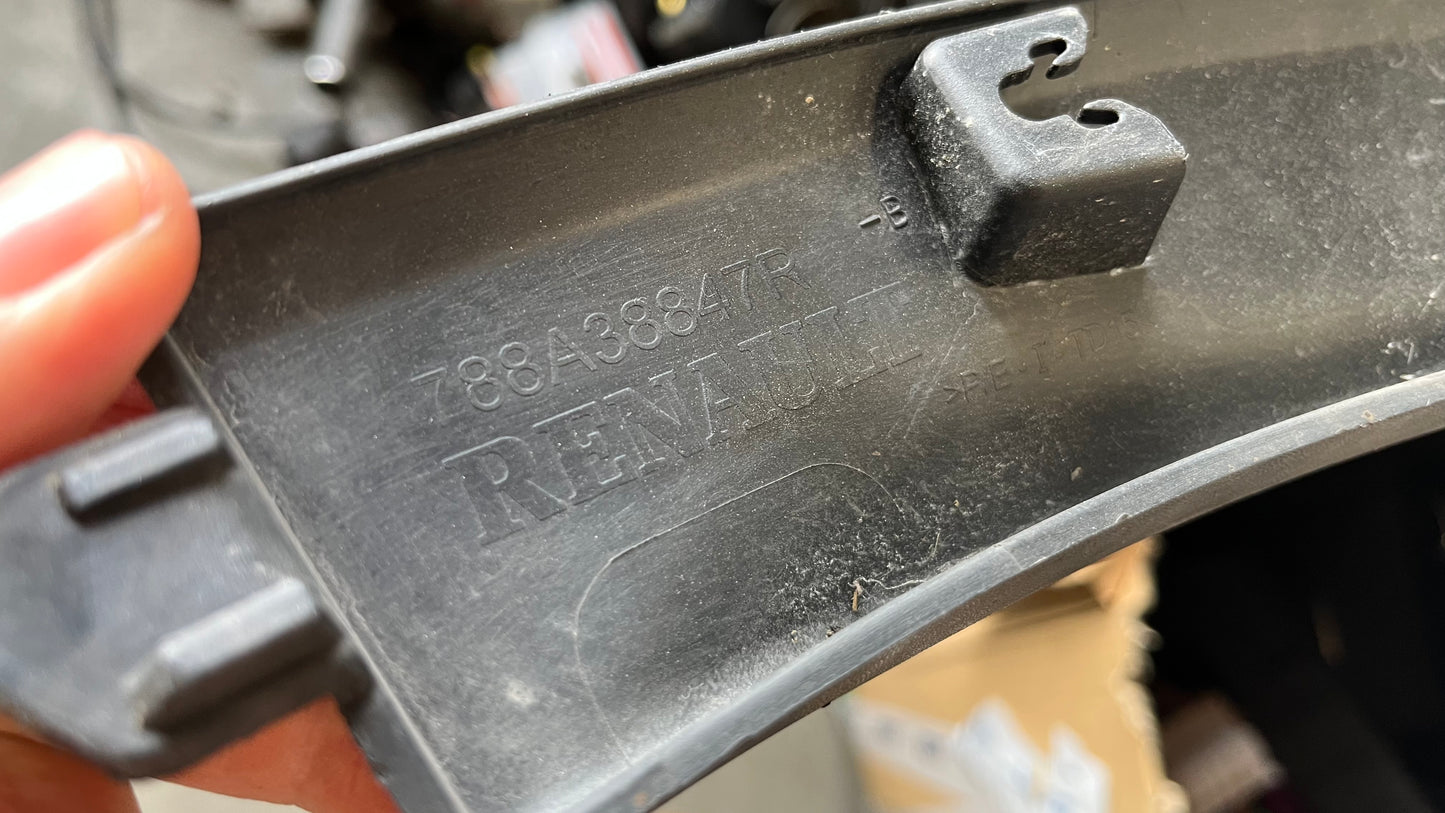 Renault Captur вежда задна лява