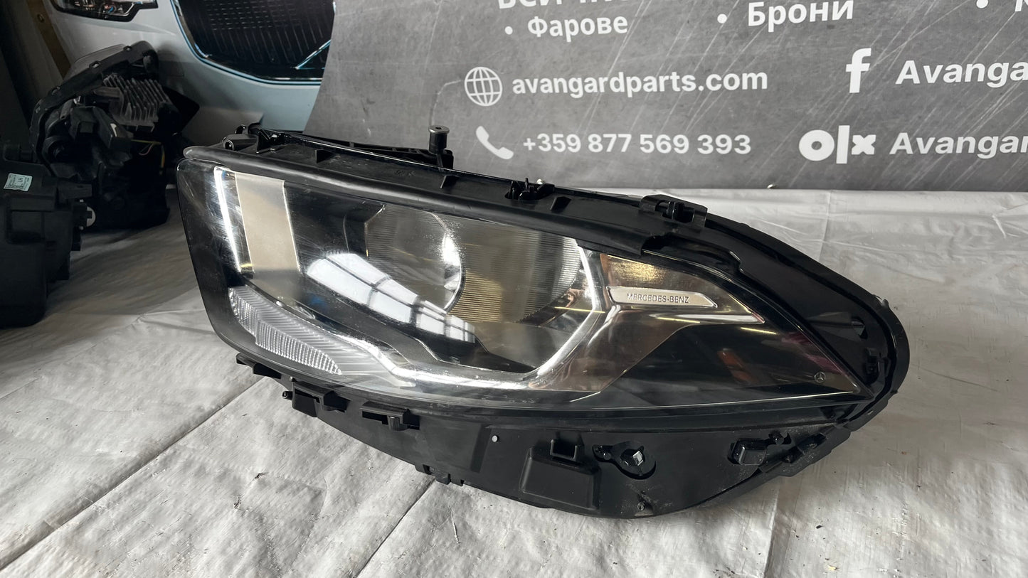 Десен фар Mercedes A W177 2018-